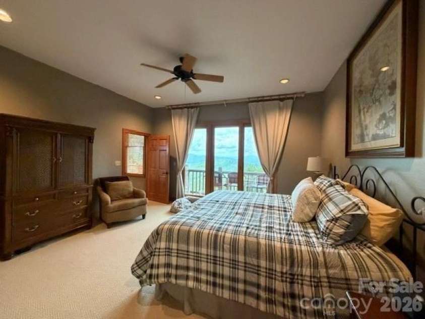 81 Stoney Falls Loop, Burnsville, NC 28714.  MLS# CAR4413097, YatesRealty ID 42820. PRIMARY BDRM - MTN VIEWS!