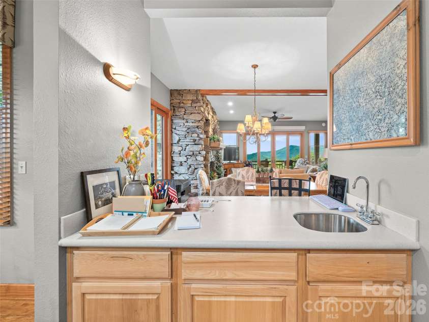 81 Stoney Falls Loop, Burnsville, NC 28714.  MLS# CAR4413097, YatesRealty ID 42820. Wet-bar