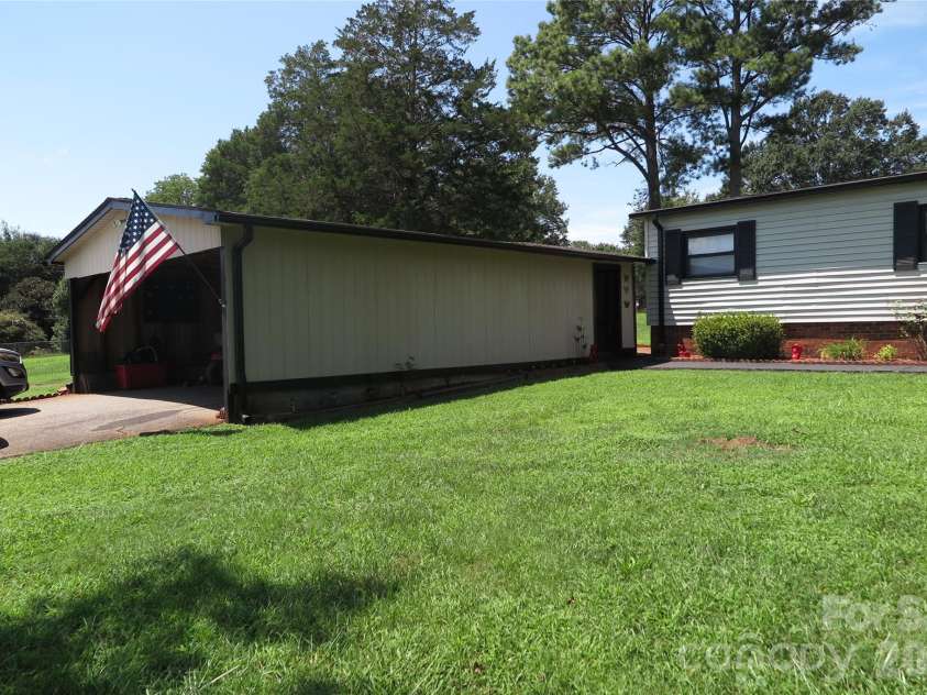 1042 Bexley Lane, Lincolnton, NC 28092.  MLS# CAR4413078, YatesRealty ID 42821. 