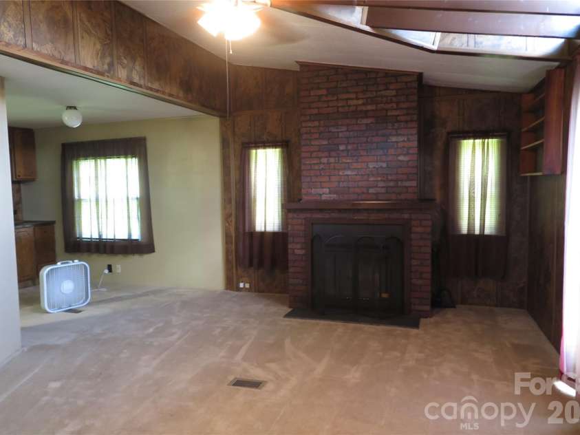 1042 Bexley Lane, Lincolnton, NC 28092.  MLS# CAR4413078, YatesRealty ID 42821. 