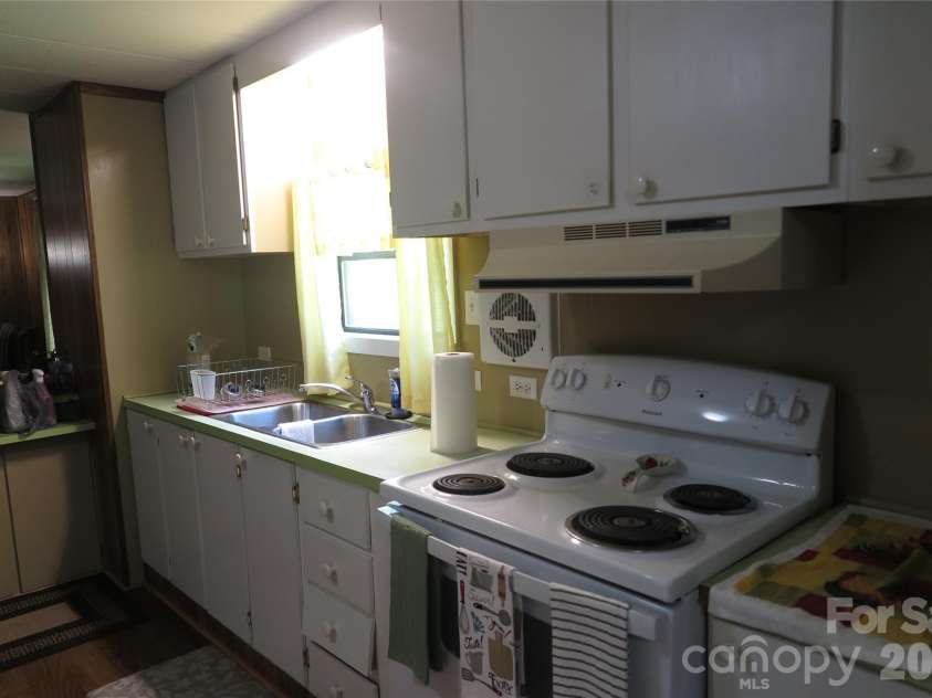 1042 Bexley Lane, Lincolnton, NC 28092.  MLS# CAR4413078, YatesRealty ID 42821. 