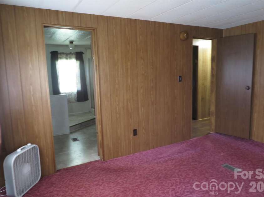 1042 Bexley Lane, Lincolnton, NC 28092.  MLS# CAR4413078, YatesRealty ID 42821. 