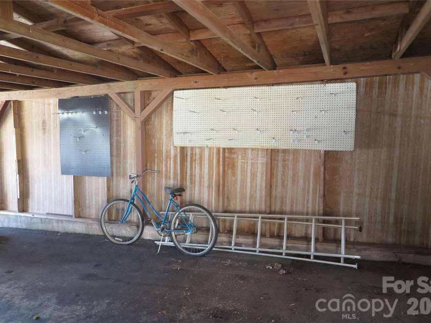 1042 Bexley Lane, Lincolnton, NC 28092.  MLS# CAR4413078, YatesRealty ID 42821. 