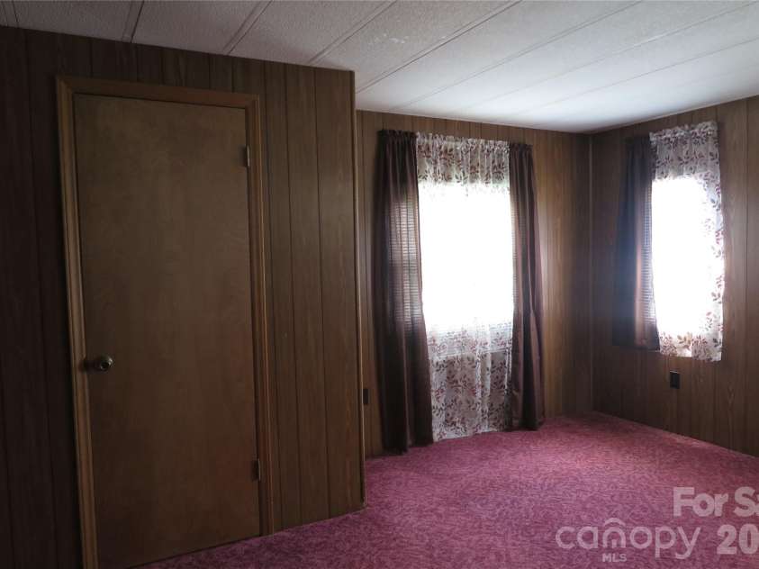 1042 Bexley Lane, Lincolnton, NC 28092.  MLS# CAR4413078, YatesRealty ID 42821. 