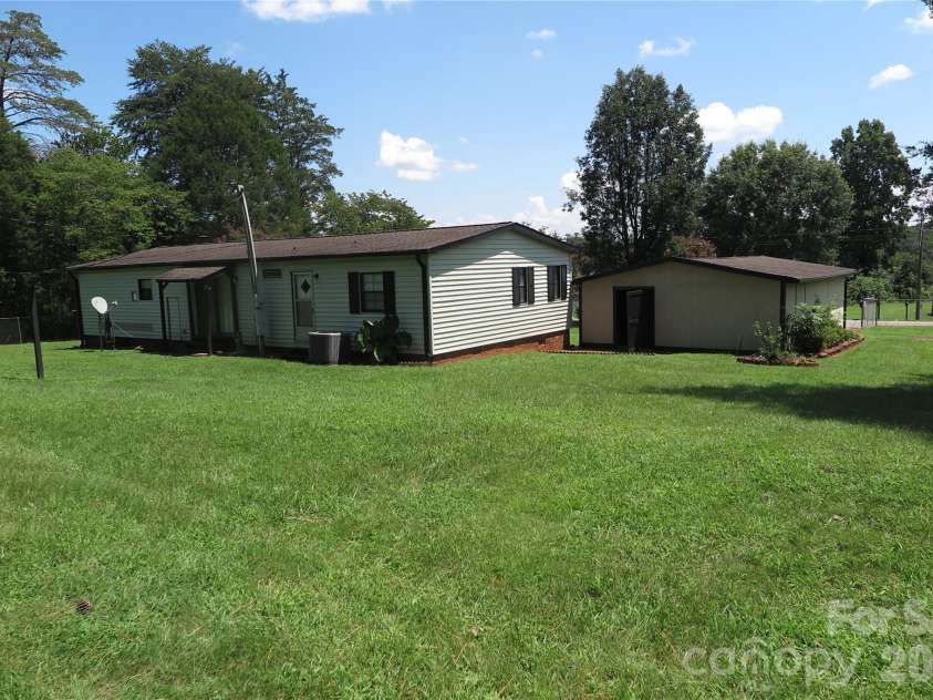 1042 Bexley Lane, Lincolnton, NC 28092.  MLS# CAR4413078, YatesRealty ID 42821. 
