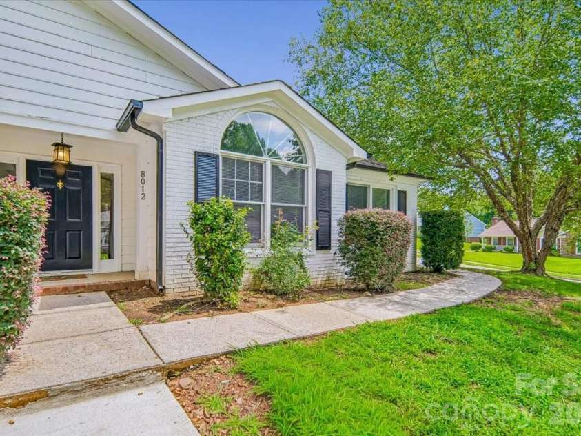 8012 Cadmium Court, Charlotte, NC 28215.  MLS# CAR4413036, YatesRealty ID 42822. 