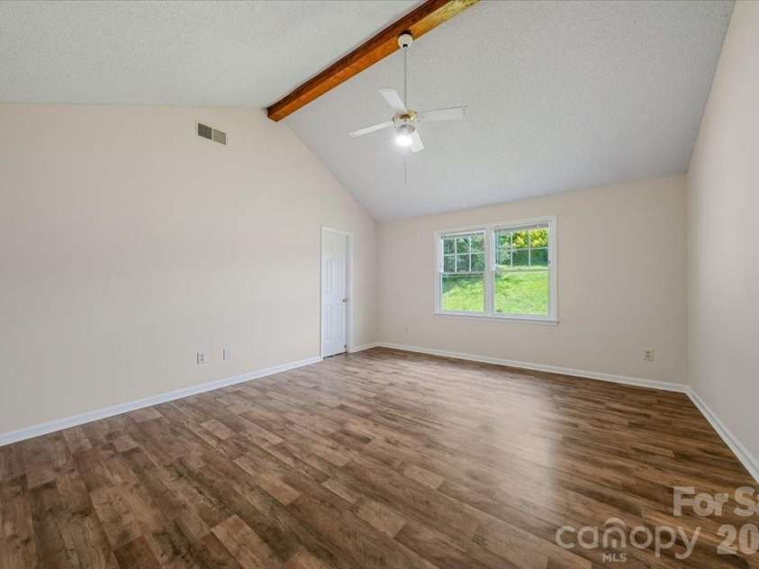 8012 Cadmium Court, Charlotte, NC 28215.  MLS# CAR4413036, YatesRealty ID 42822. Bonus room