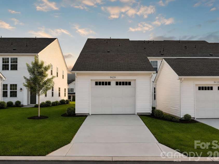 9439 Old Dowd Road, Charlotte, NC 28214.  MLS# CAR4413268, YatesRealty ID 42823. 