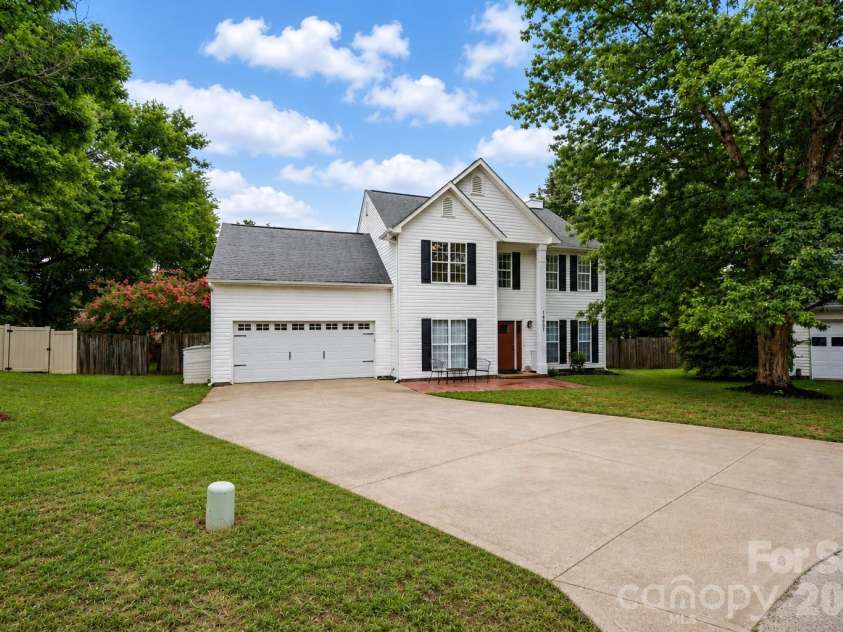 14907 Rocky Trace Way, Charlotte, NC 28273.  MLS# CAR4407098, YatesRealty ID 42826. 