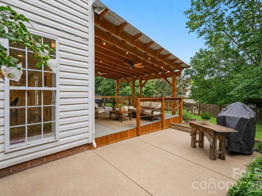14907 Rocky Trace Way, Charlotte, NC 28273.  MLS# CAR4407098, YatesRealty ID 42826. 