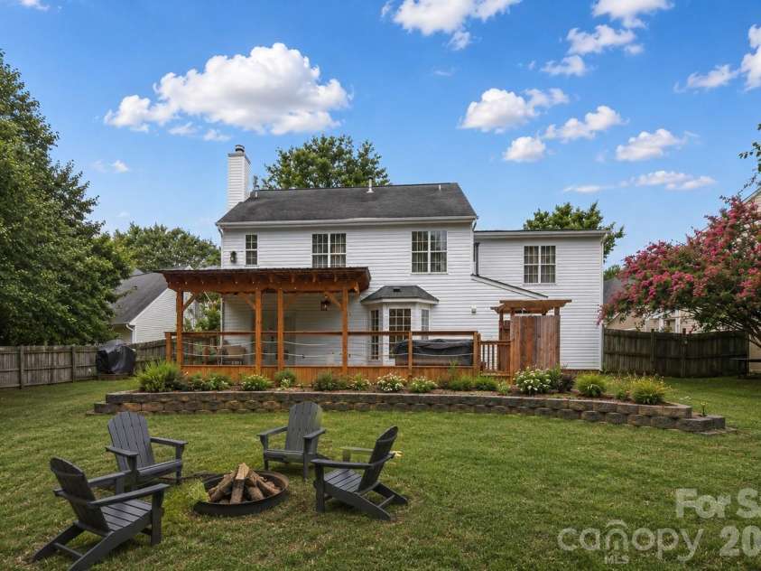 14907 Rocky Trace Way, Charlotte, NC 28273.  MLS# CAR4407098, YatesRealty ID 42826. 
