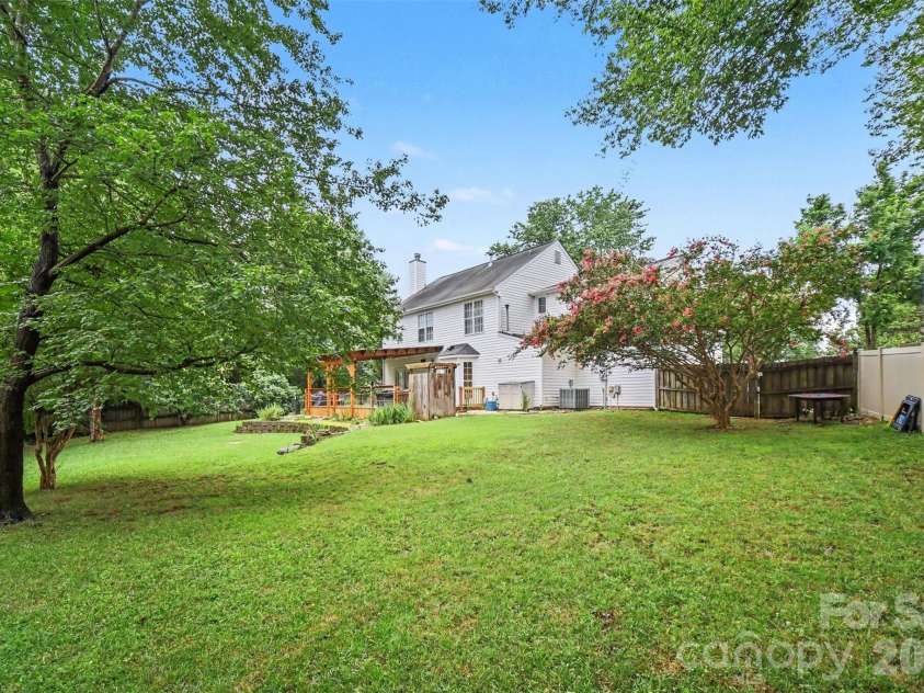 14907 Rocky Trace Way, Charlotte, NC 28273.  MLS# CAR4407098, YatesRealty ID 42826. 