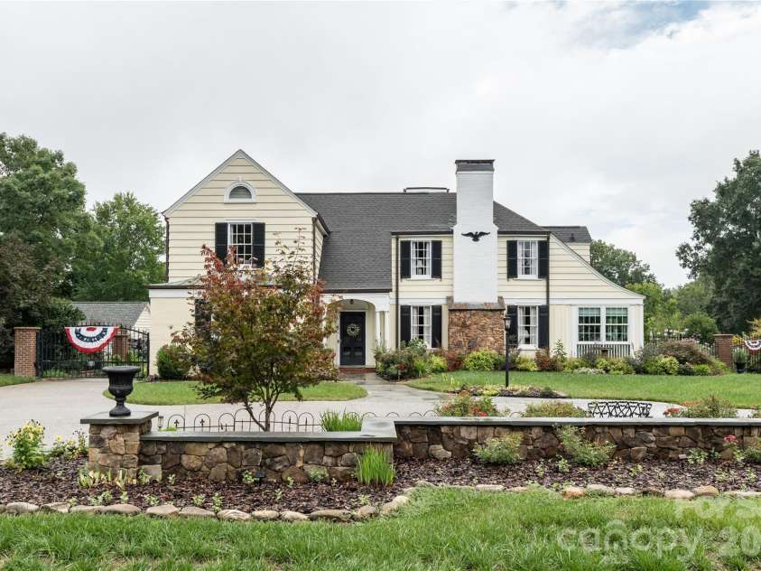 236 Confederate Avenue, Salisbury, NC 28144.  MLS# CAR4408167, YatesRealty ID 42827. 