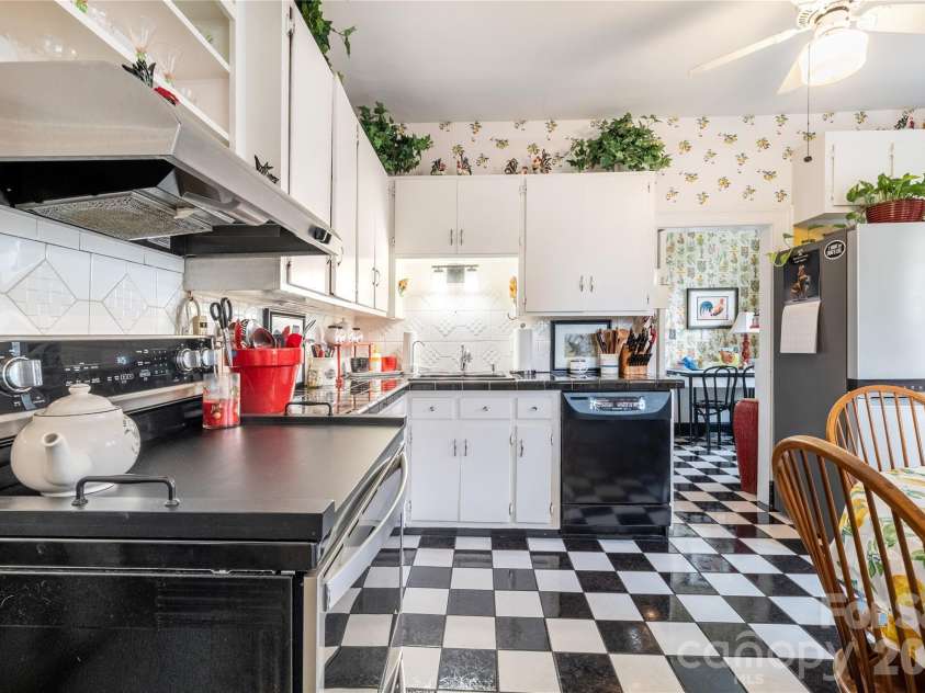 236 Confederate Avenue, Salisbury, NC 28144.  MLS# CAR4408167, YatesRealty ID 42827. 