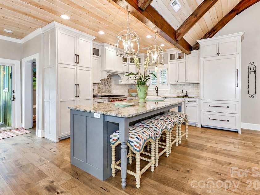 777 Green Hill Road, Blowing Rock, NC 28605.  MLS# CAR4409919, YatesRealty ID 42828. 