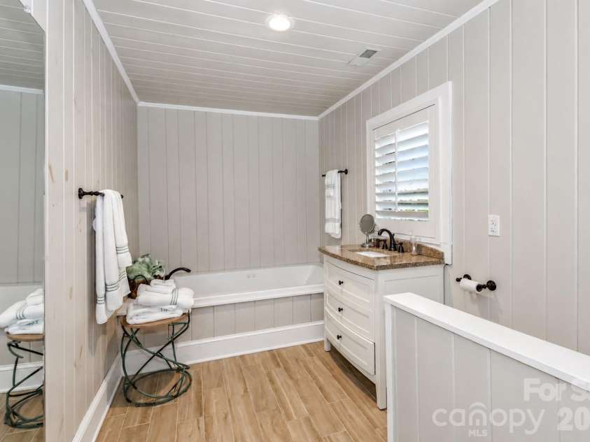 777 Green Hill Road, Blowing Rock, NC 28605.  MLS# CAR4409919, YatesRealty ID 42828. 
