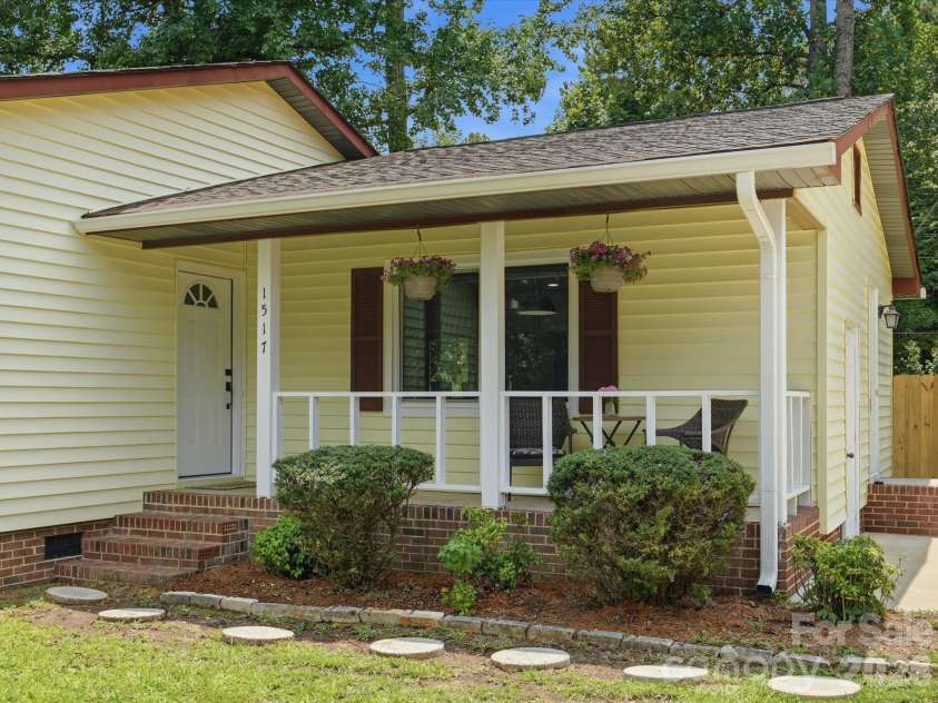 1517 Chandler Place, Lancaster, SC 29720.  MLS# CAR4409184, YatesRealty ID 42829. 