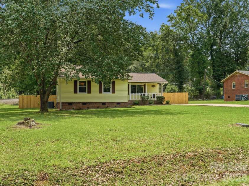 1517 Chandler Place, Lancaster, SC 29720.  MLS# CAR4409184, YatesRealty ID 42829. 