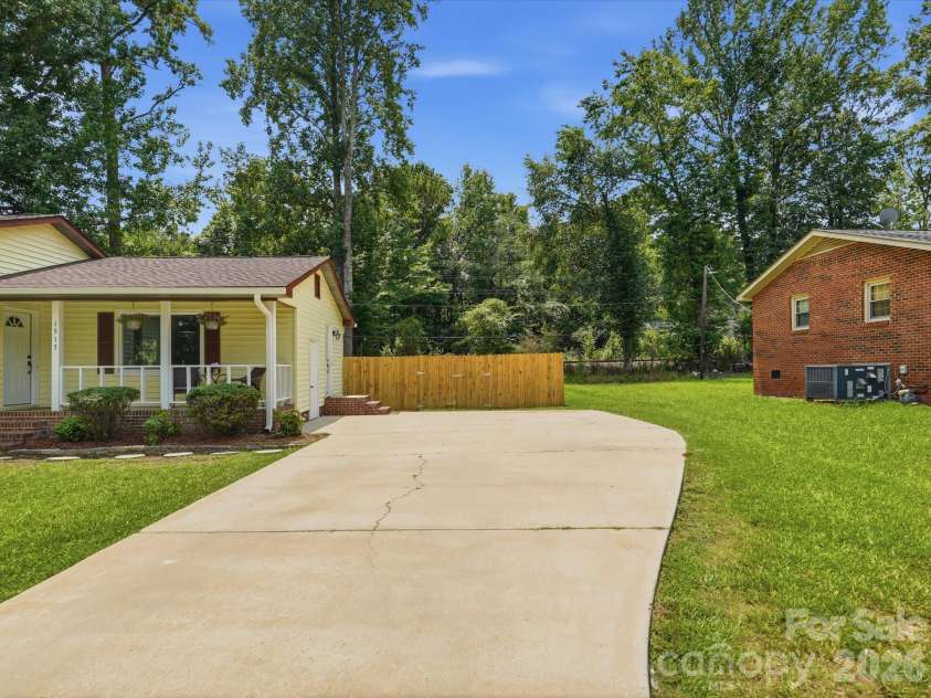 1517 Chandler Place, Lancaster, SC 29720.  MLS# CAR4409184, YatesRealty ID 42829. 