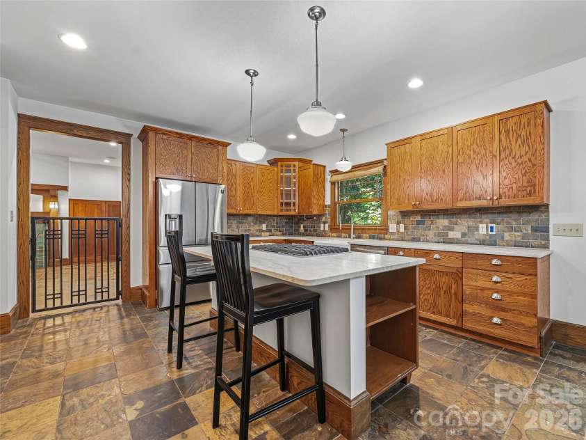 1606 Olmsted Drive, Asheville, NC 28803.  MLS# CAR4407499, YatesRealty ID 42832. 