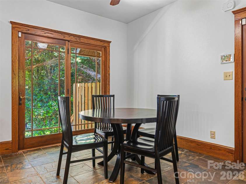 1606 Olmsted Drive, Asheville, NC 28803.  MLS# CAR4407499, YatesRealty ID 42832. Breakfast nook