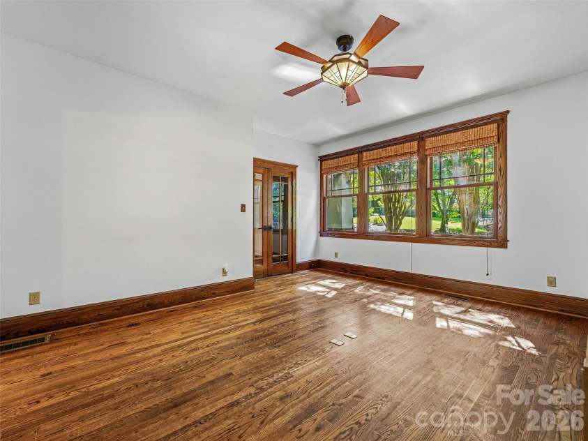 1606 Olmsted Drive, Asheville, NC 28803.  MLS# CAR4407499, YatesRealty ID 42832. Office