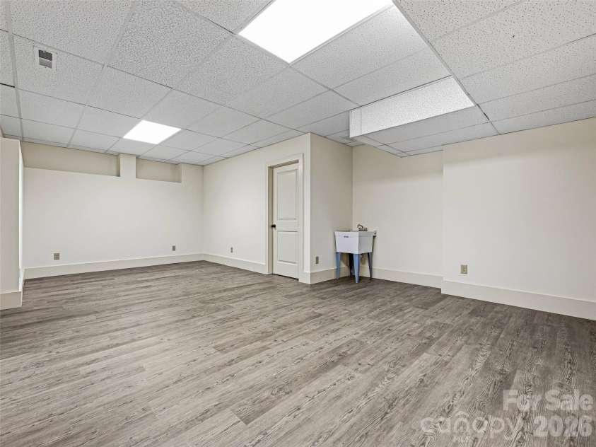 1606 Olmsted Drive, Asheville, NC 28803.  MLS# CAR4407499, YatesRealty ID 42832. Studio space