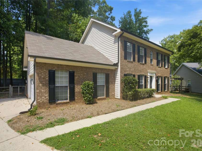 8802 Tarpan Court, Charlotte, NC 28216.  MLS# CAR4399661, YatesRealty ID 42833. 