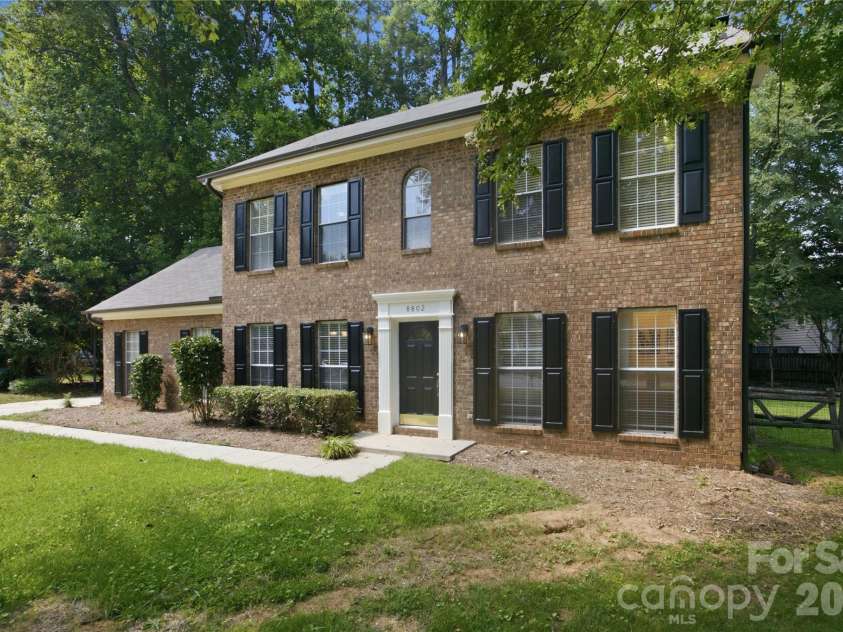 8802 Tarpan Court, Charlotte, NC 28216.  MLS# CAR4399661, YatesRealty ID 42833. Welcome home!