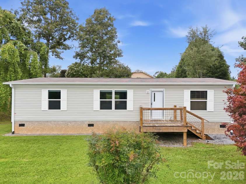 132 View Drive, Mars Hill, NC 28754.  MLS# CAR4407944, YatesRealty ID 42835. 