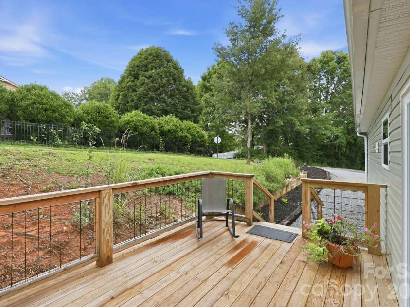 132 View Drive, Mars Hill, NC 28754.  MLS# CAR4407944, YatesRealty ID 42835. 