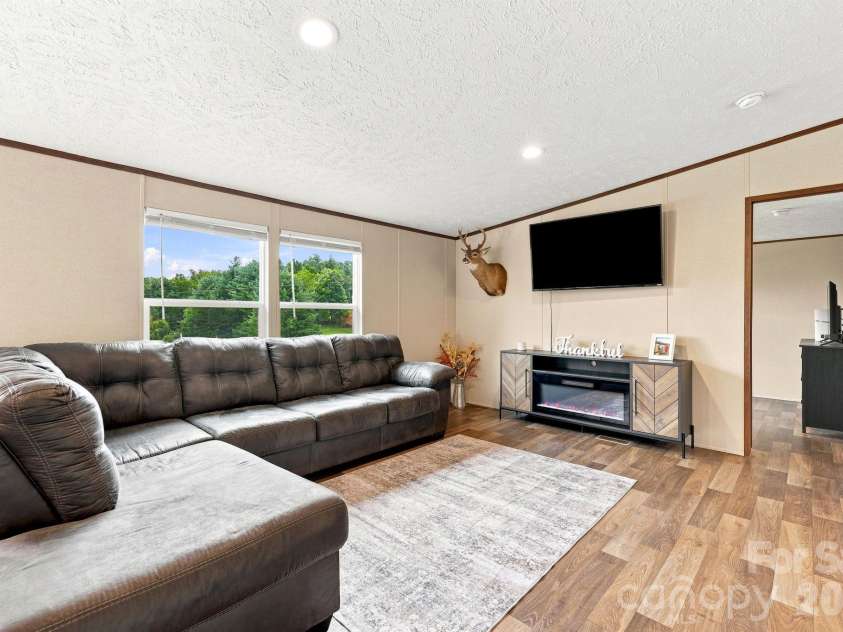132 View Drive, Mars Hill, NC 28754.  MLS# CAR4407944, YatesRealty ID 42835. 