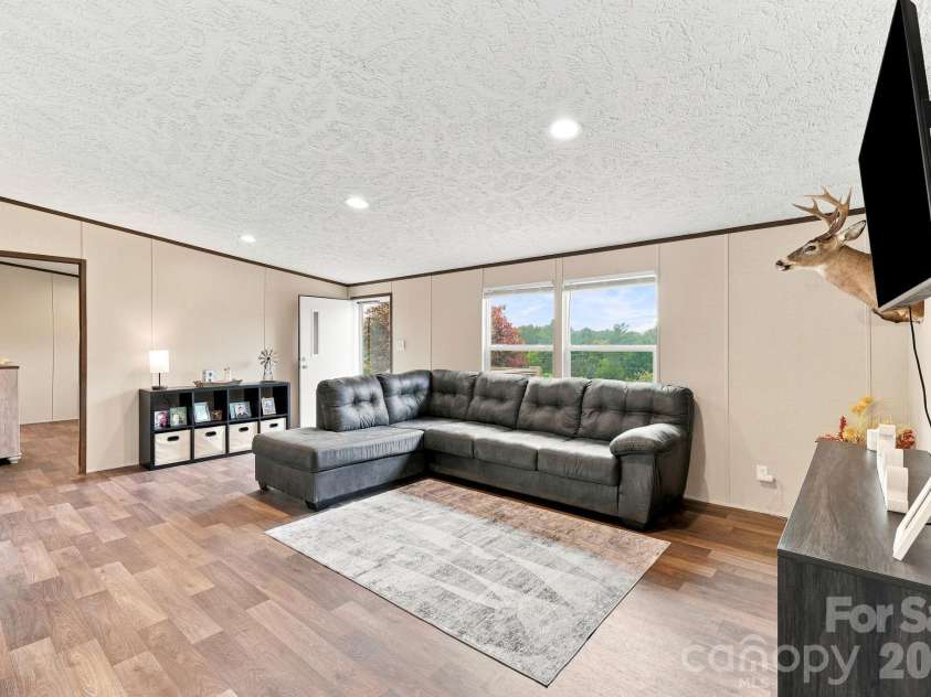132 View Drive, Mars Hill, NC 28754.  MLS# CAR4407944, YatesRealty ID 42835. 