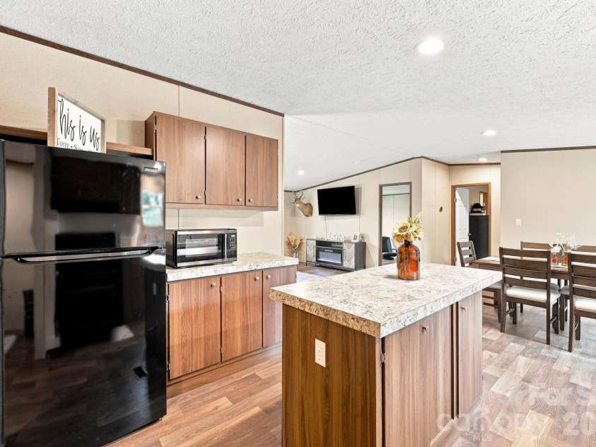 132 View Drive, Mars Hill, NC 28754.  MLS# CAR4407944, YatesRealty ID 42835. 