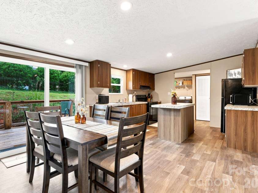 132 View Drive, Mars Hill, NC 28754.  MLS# CAR4407944, YatesRealty ID 42835. 