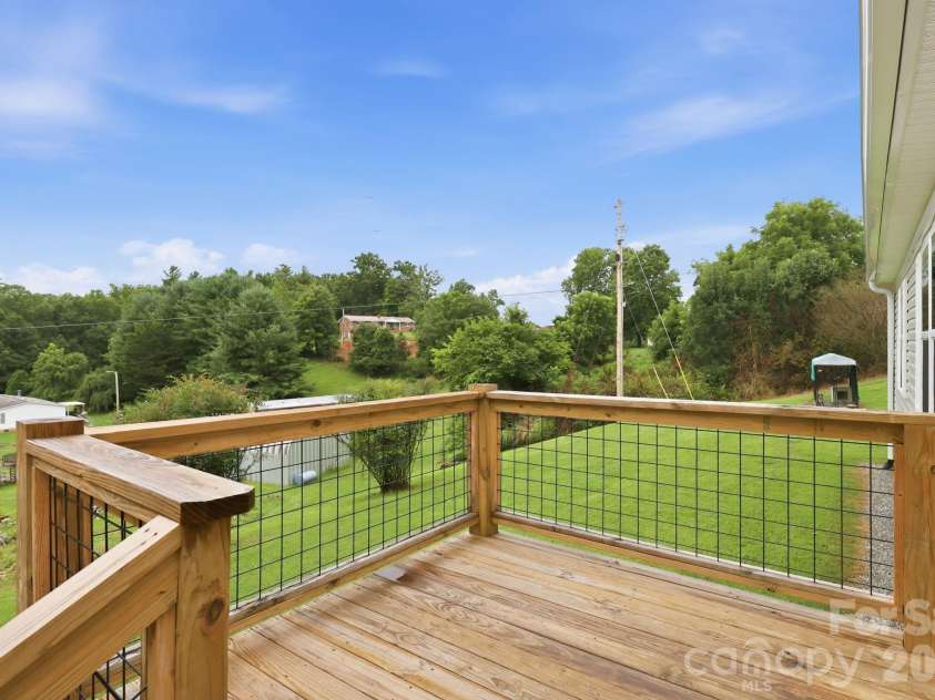 132 View Drive, Mars Hill, NC 28754.  MLS# CAR4407944, YatesRealty ID 42835. 
