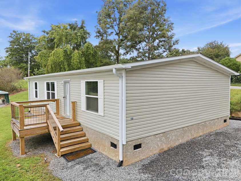132 View Drive, Mars Hill, NC 28754.  MLS# CAR4407944, YatesRealty ID 42835. 