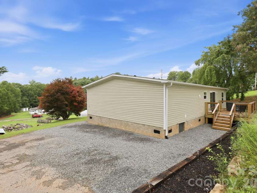 132 View Drive, Mars Hill, NC 28754.  MLS# CAR4407944, YatesRealty ID 42835. 