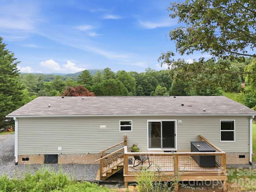 132 View Drive, Mars Hill, NC 28754.  MLS# CAR4407944, YatesRealty ID 42835. 