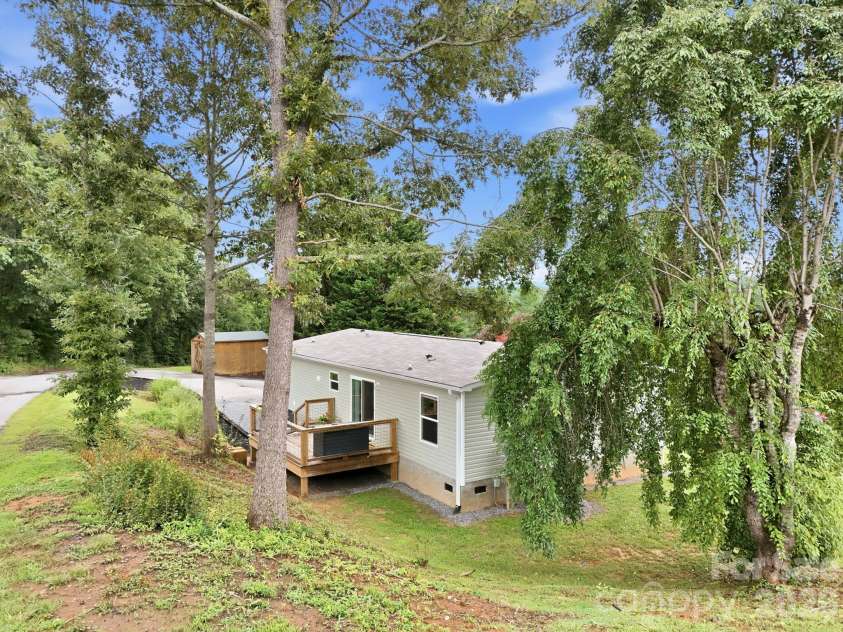 132 View Drive, Mars Hill, NC 28754.  MLS# CAR4407944, YatesRealty ID 42835. 
