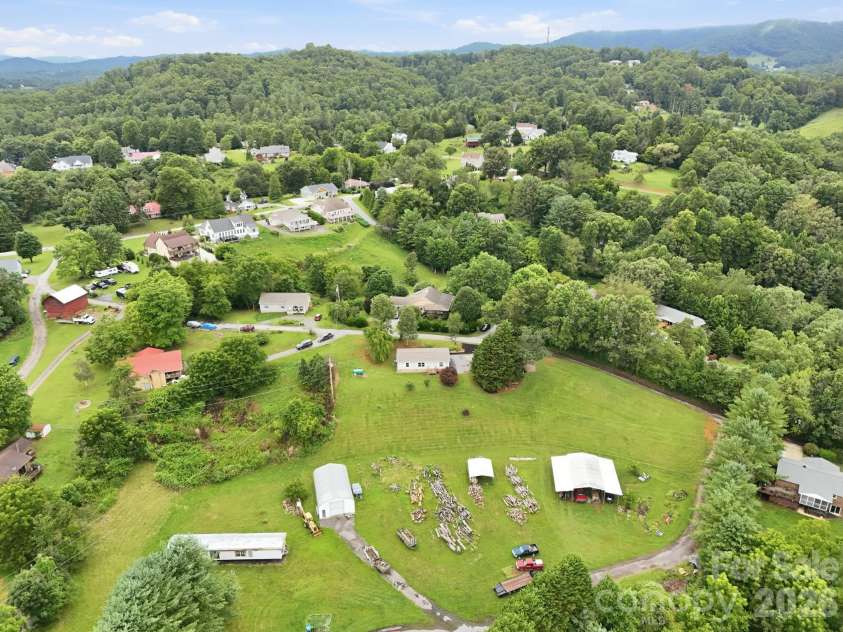 132 View Drive, Mars Hill, NC 28754.  MLS# CAR4407944, YatesRealty ID 42835. 