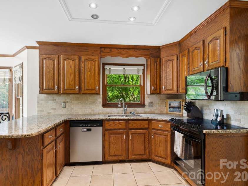 8601 Middleton Circle, Harrisburg, NC 28075.  MLS# CAR4407801, YatesRealty ID 42836. Kitchen with even more character