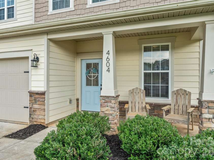4604 Fairway Run Drive, Pfafftown, NC 27040.  MLS# CAR4405997, YatesRealty ID 42839. 