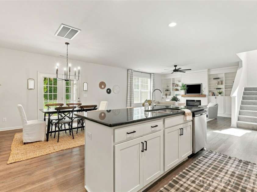 4604 Fairway Run Drive, Pfafftown, NC 27040.  MLS# CAR4405997, YatesRealty ID 42839. 