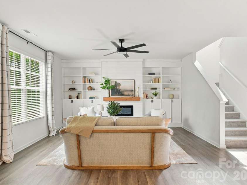 4604 Fairway Run Drive, Pfafftown, NC 27040.  MLS# CAR4405997, YatesRealty ID 42839. 