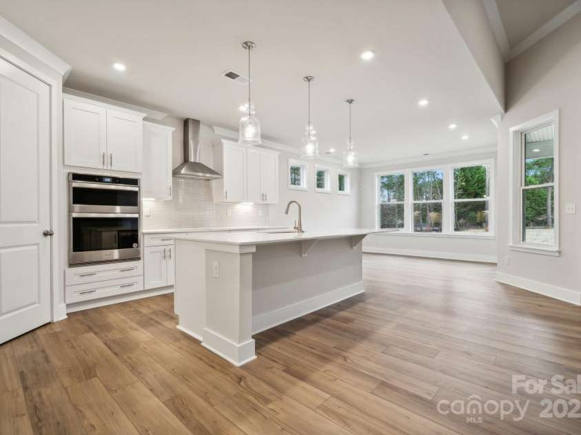 104 Brooke Forest Court, Mooresville, NC 28115.  MLS# CAR4151619, YatesRealty ID 4284. Kitchen