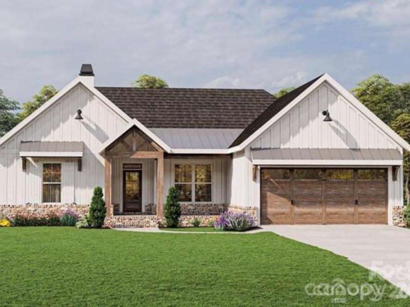 2098 Piper Ridge Drive, Lenoir, NC 28645.  MLS# CAR4346601, YatesRealty ID 4284. 