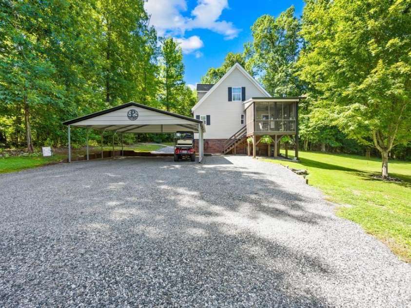 241 Goble Road, Statesville, NC 28625.  MLS# CAR4409423, YatesRealty ID 42842. 
