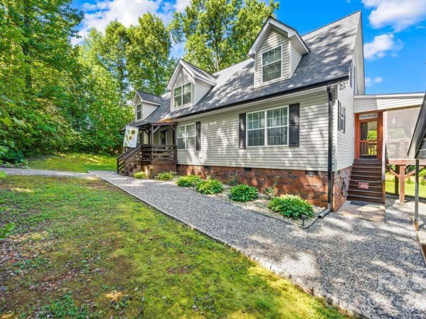 241 Goble Road, Statesville, NC 28625.  MLS# CAR4409423, YatesRealty ID 42842. 