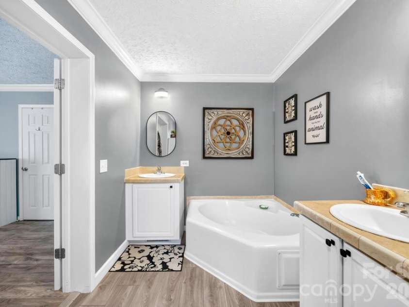 241 Goble Road, Statesville, NC 28625.  MLS# CAR4409423, YatesRealty ID 42842. 